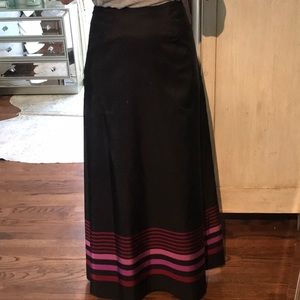 Ann Taylor stunningly beautiful 100% silk skirt